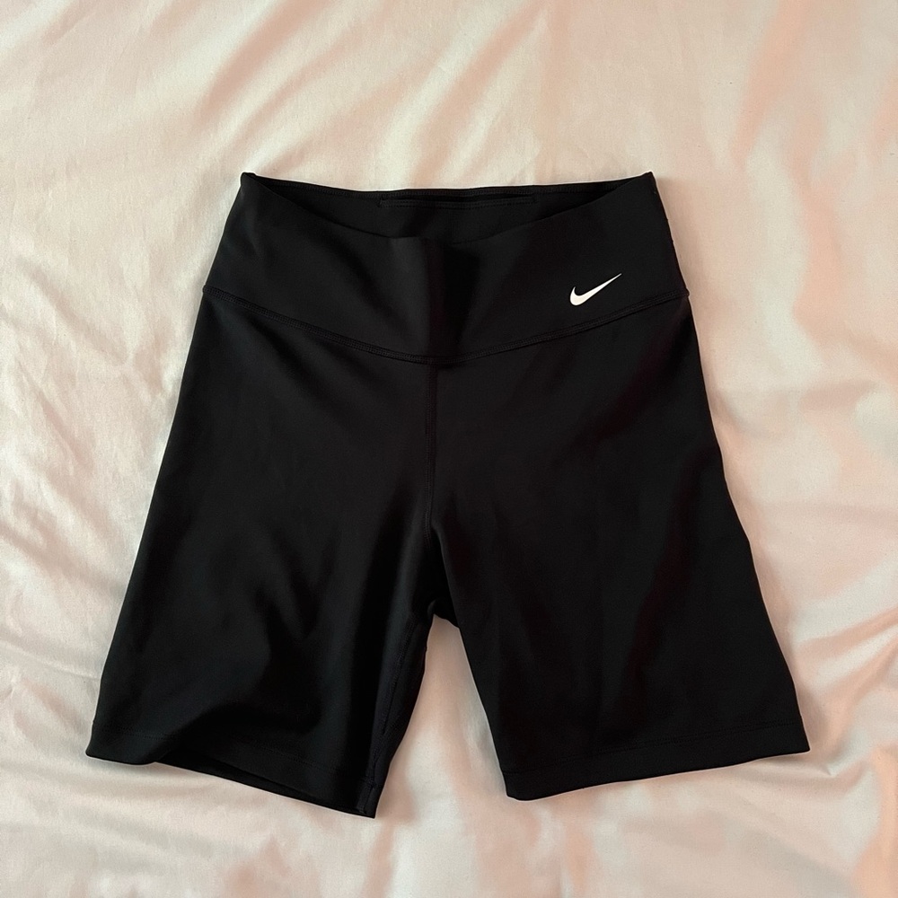 Nike Women’s Black Biker Shorts Size S (4-6)